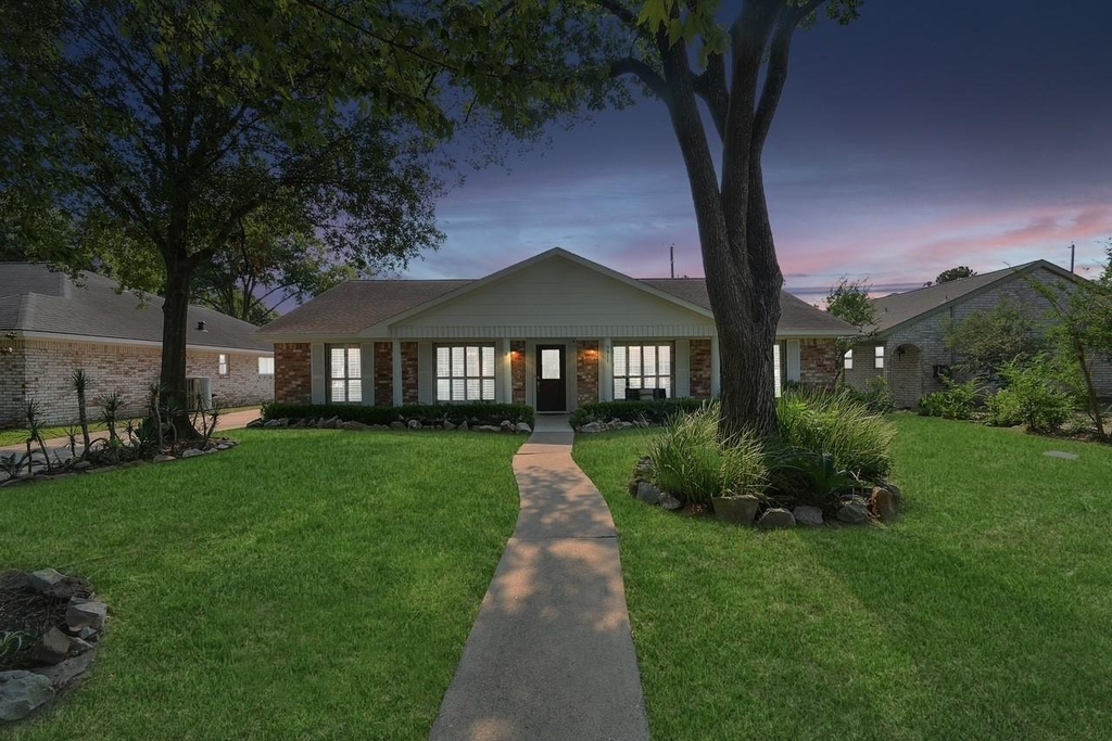 9811 Rocktree Drive - Photo 33