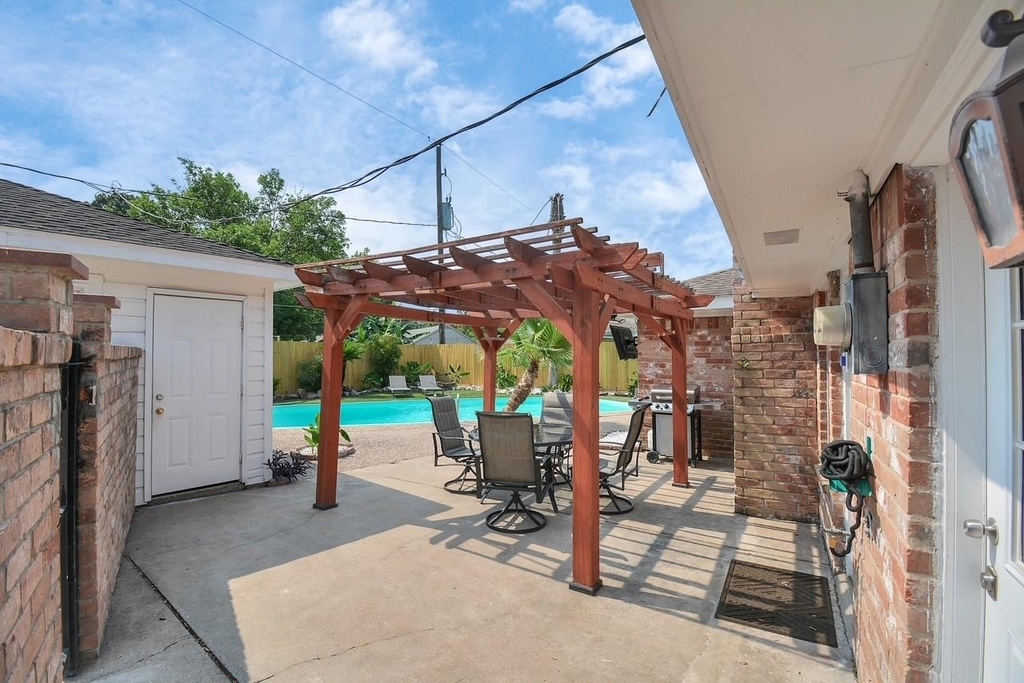9811 Rocktree Drive - Photo 27