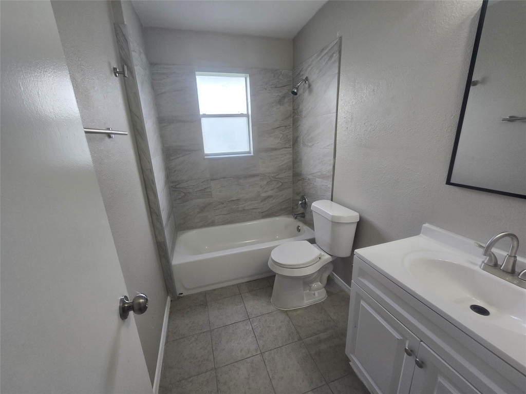 3453 W Highway 6 - Photo 10