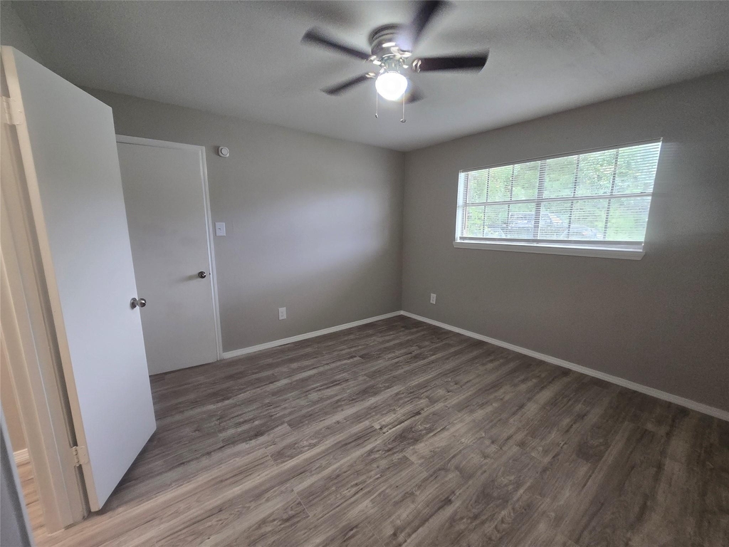 3453 W Highway 6 - Photo 9