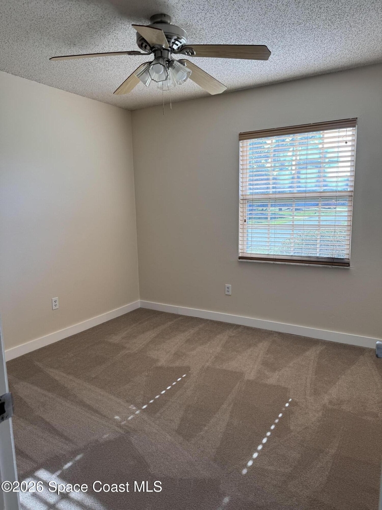 865 Ne Nevada Drive Ne - Photo 13