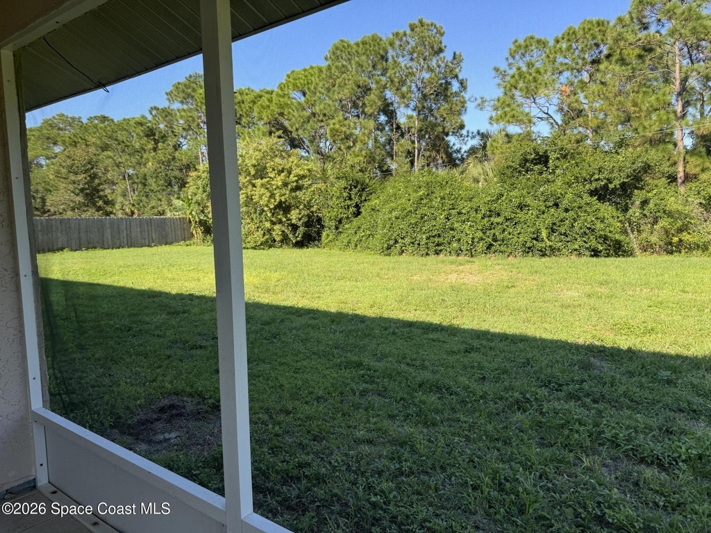 865 Ne Nevada Drive Ne - Photo 17