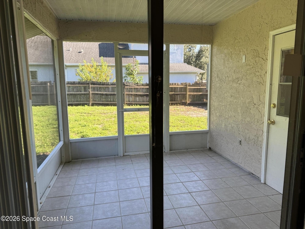 865 Ne Nevada Drive Ne - Photo 15