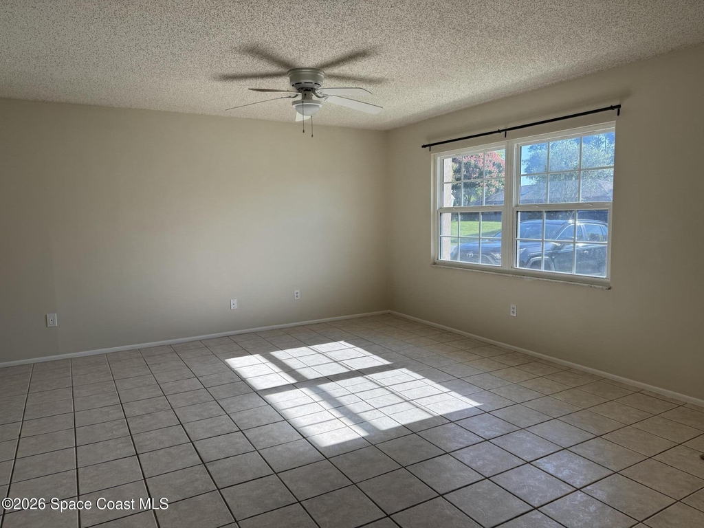 865 Ne Nevada Drive Ne - Photo 14