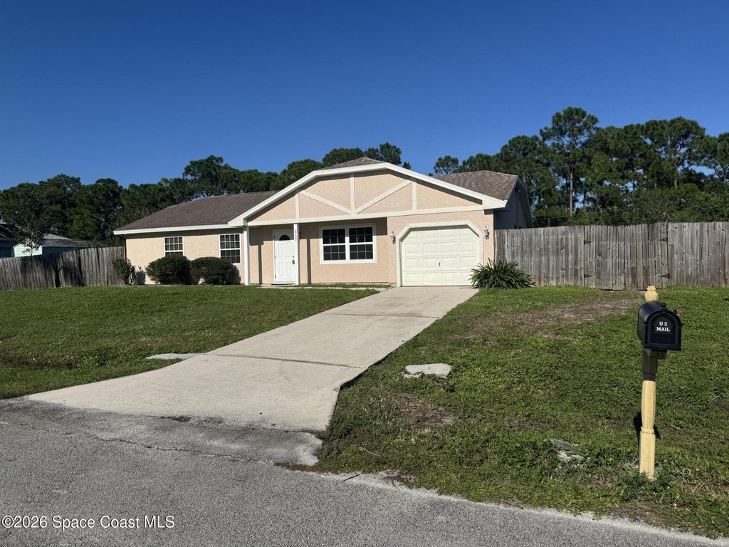 865 Ne Nevada Drive Ne - Photo 1
