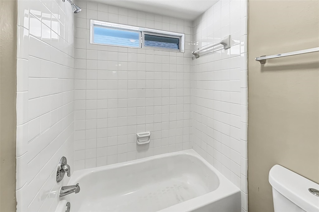 22915 Breton Point Drive - Photo 20