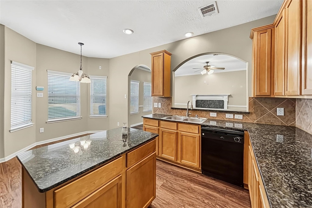 22915 Breton Point Drive - Photo 2