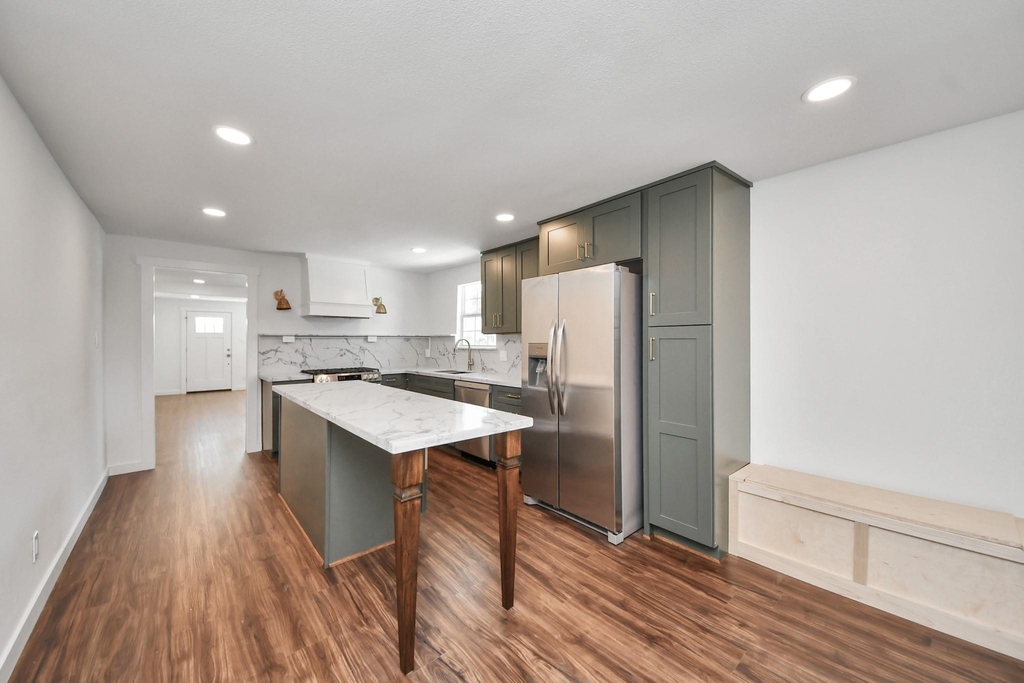 1015 E 32nd Street - Photo 12