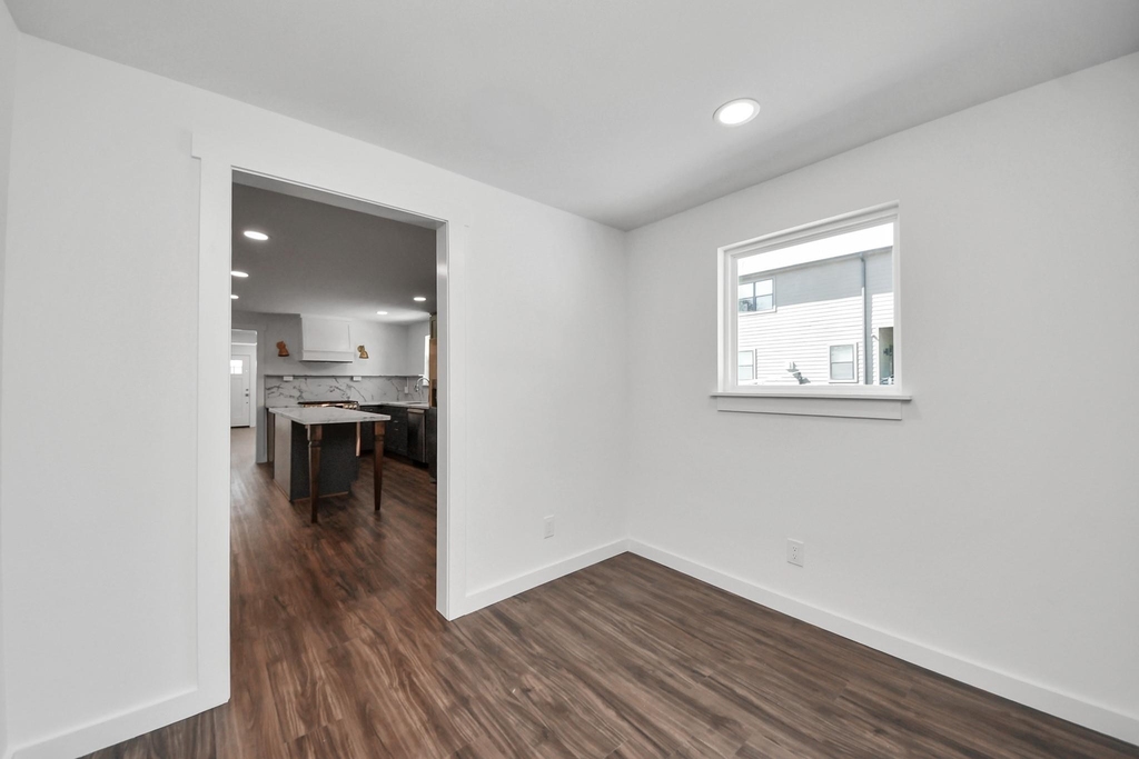 1015 E 32nd Street - Photo 33