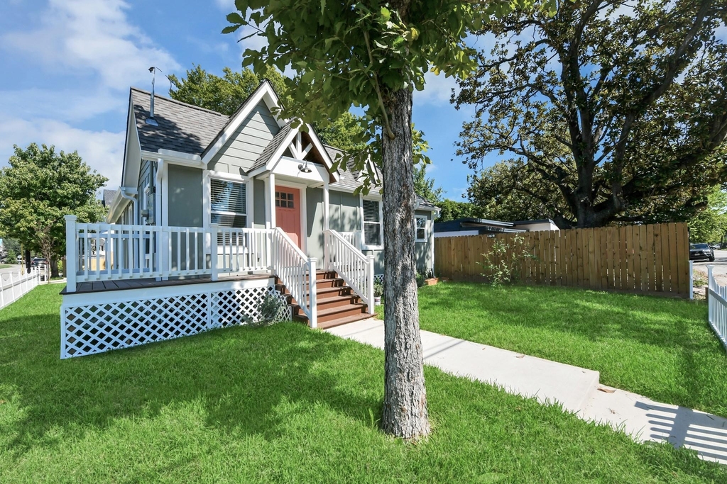 1015 E 32nd Street - Photo 39