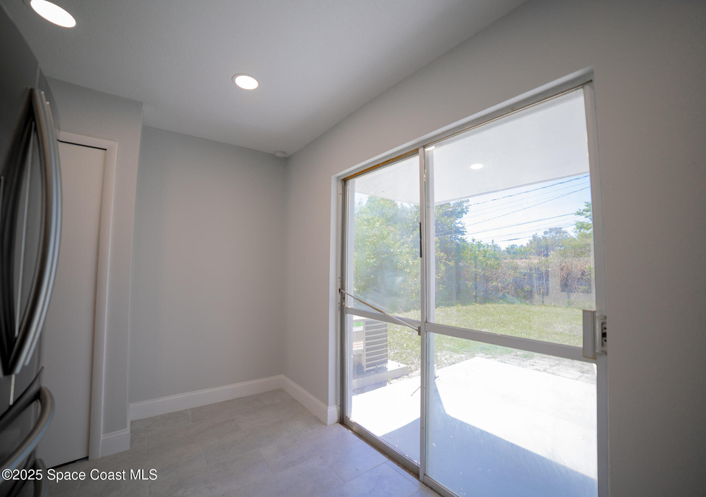 230 W Towne Place E - Photo 10