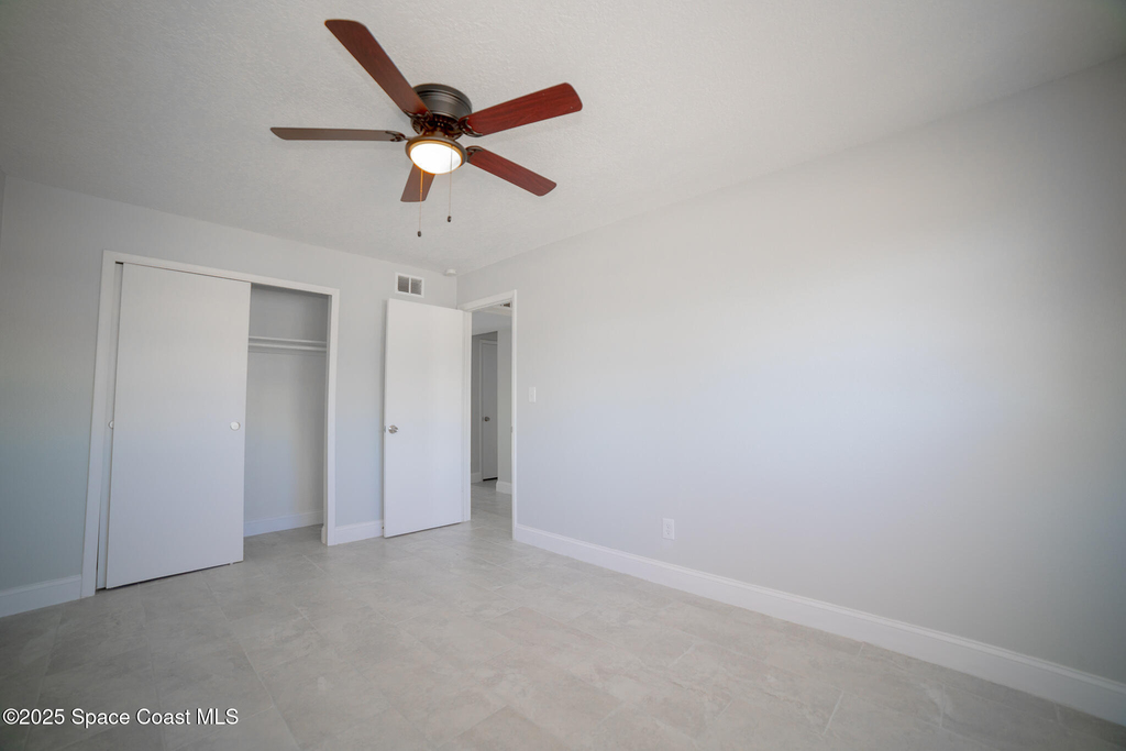 230 W Towne Place E - Photo 5