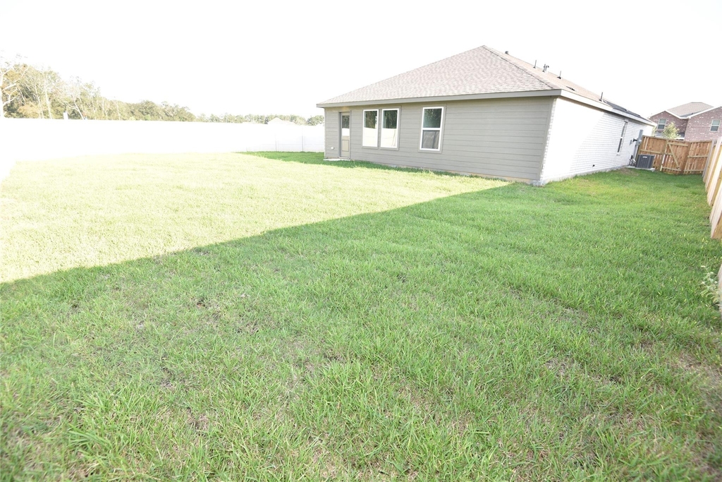 21599 Casavatore Drive - Photo 18