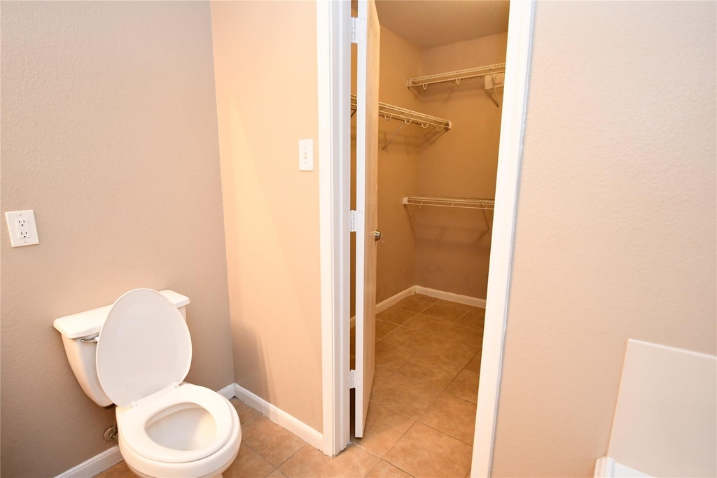 6618 Hawthorne Falls Lane - Photo 24