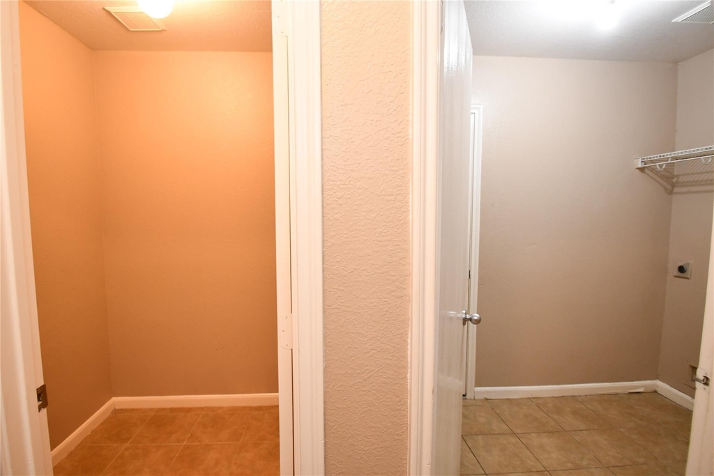 6618 Hawthorne Falls Lane - Photo 20