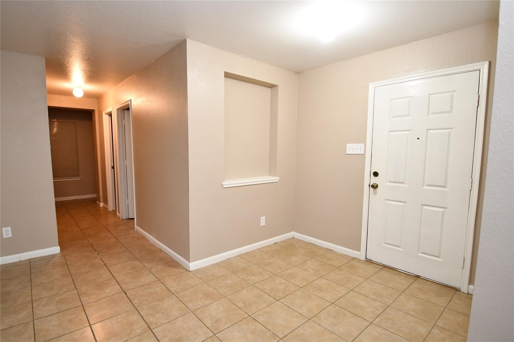 6618 Hawthorne Falls Lane - Photo 16
