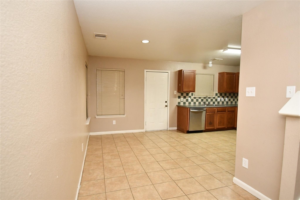 6618 Hawthorne Falls Lane - Photo 12