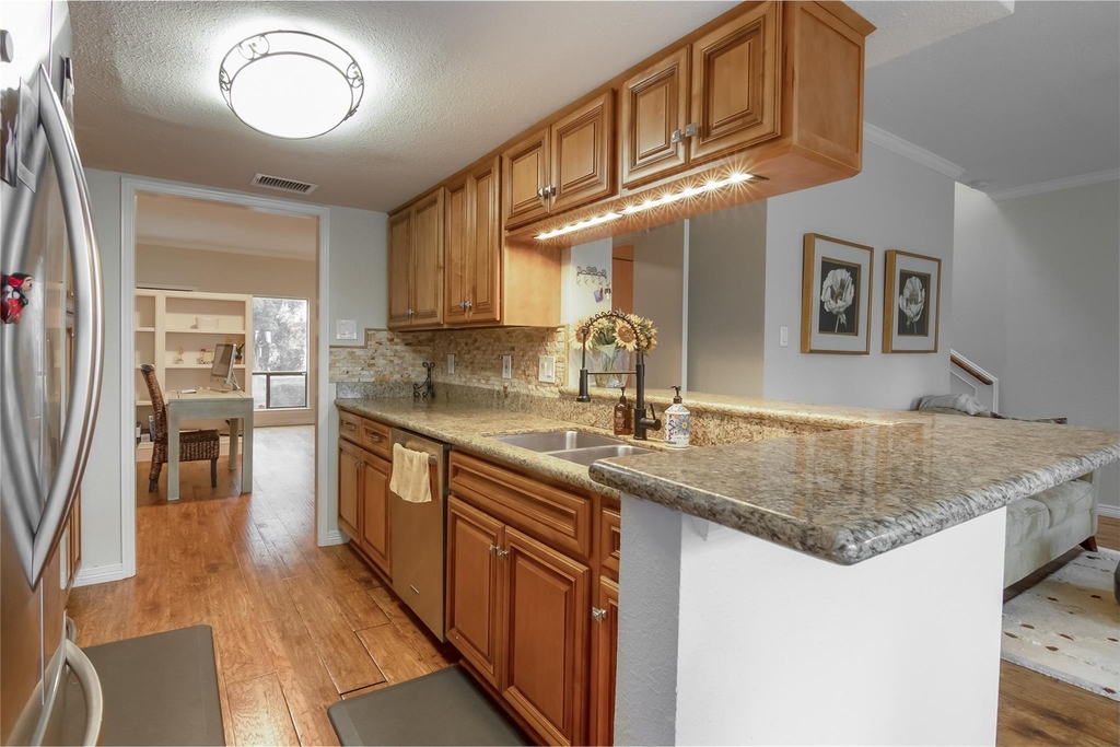 1802 Stoney Brook Drive - Photo 10