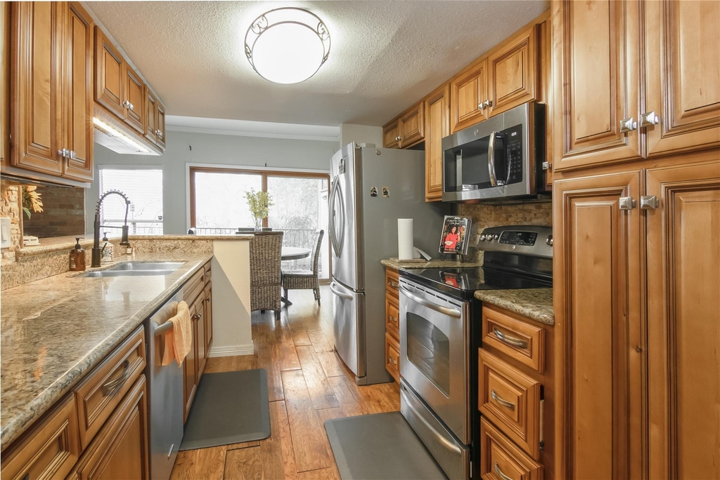 1802 Stoney Brook Drive - Photo 11