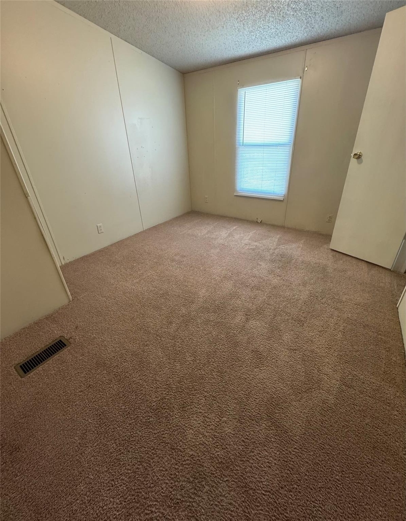 1405 B Street - Photo 8