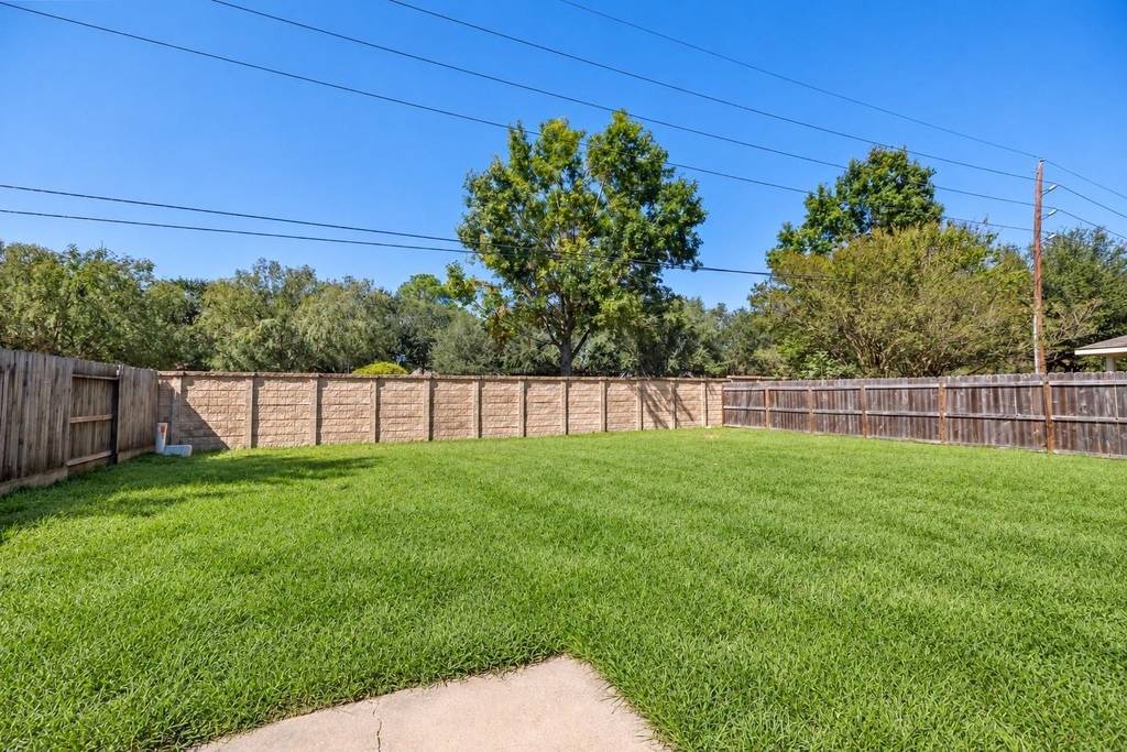 9631 Secretariat Drive - Photo 32