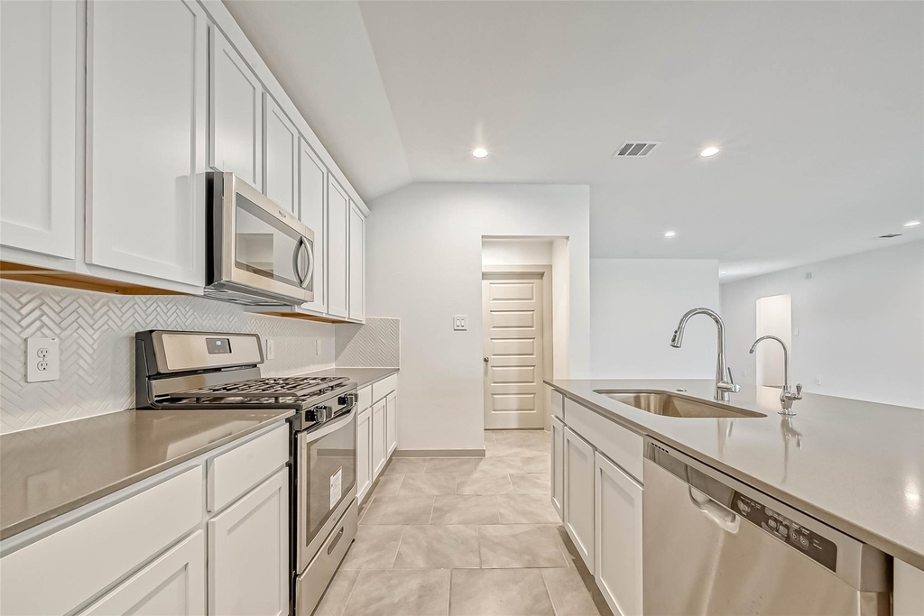 819 Dhalia Petal - Photo 16