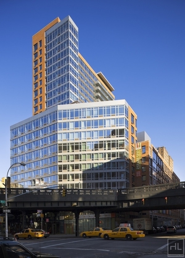 West 17th Street - Photo 8