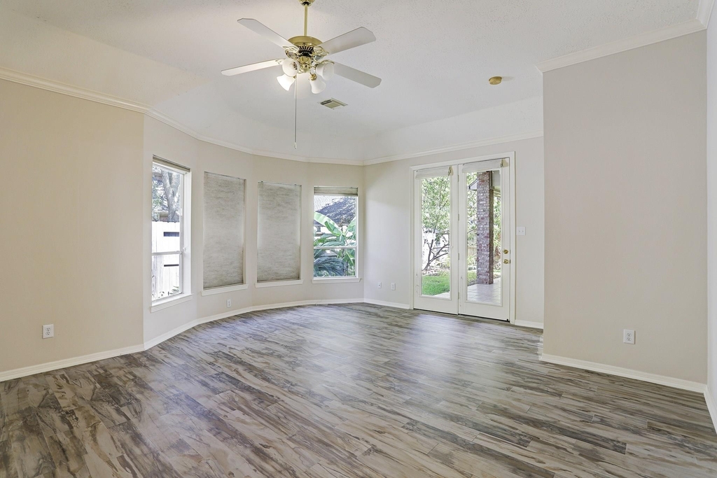 1515 Orchard Park Drive - Photo 9