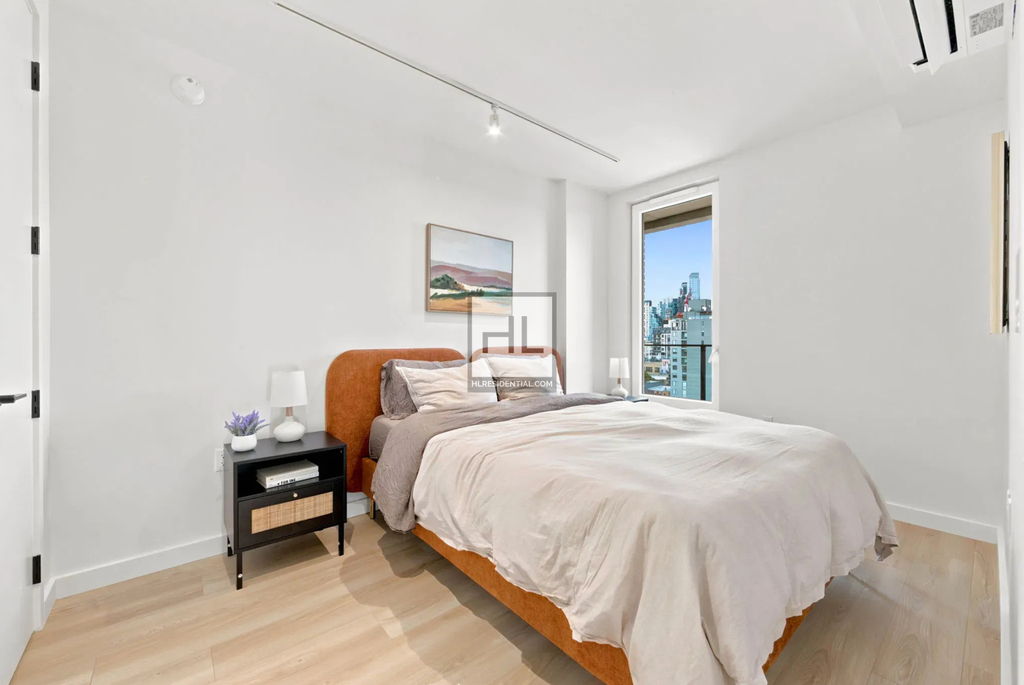 Saint Marks Place - Photo 2
