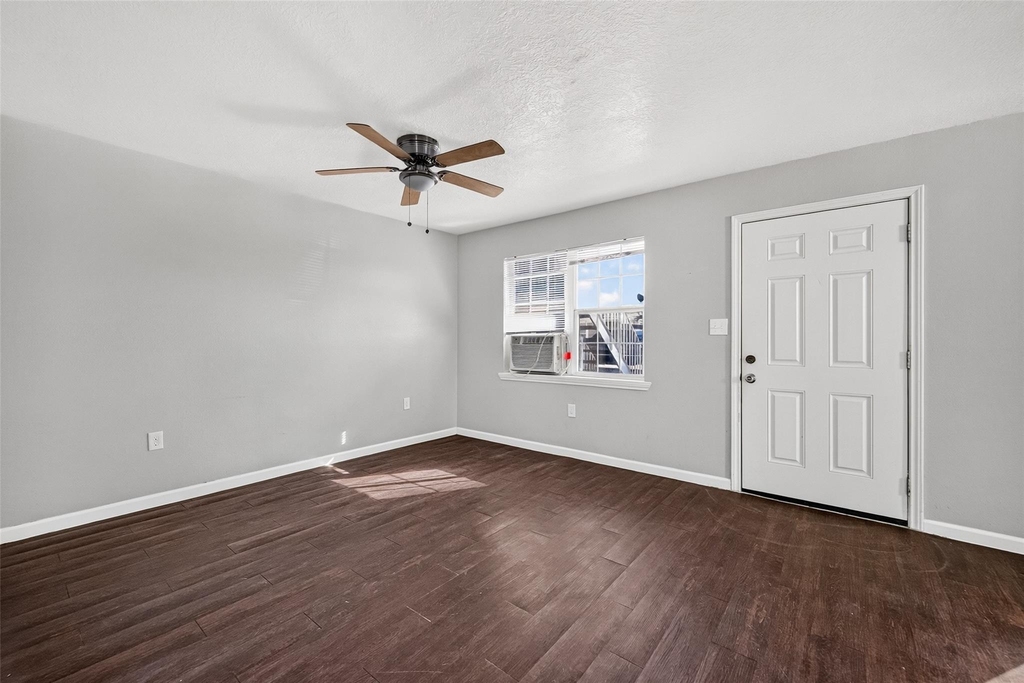 3501 Brewster - Photo 5