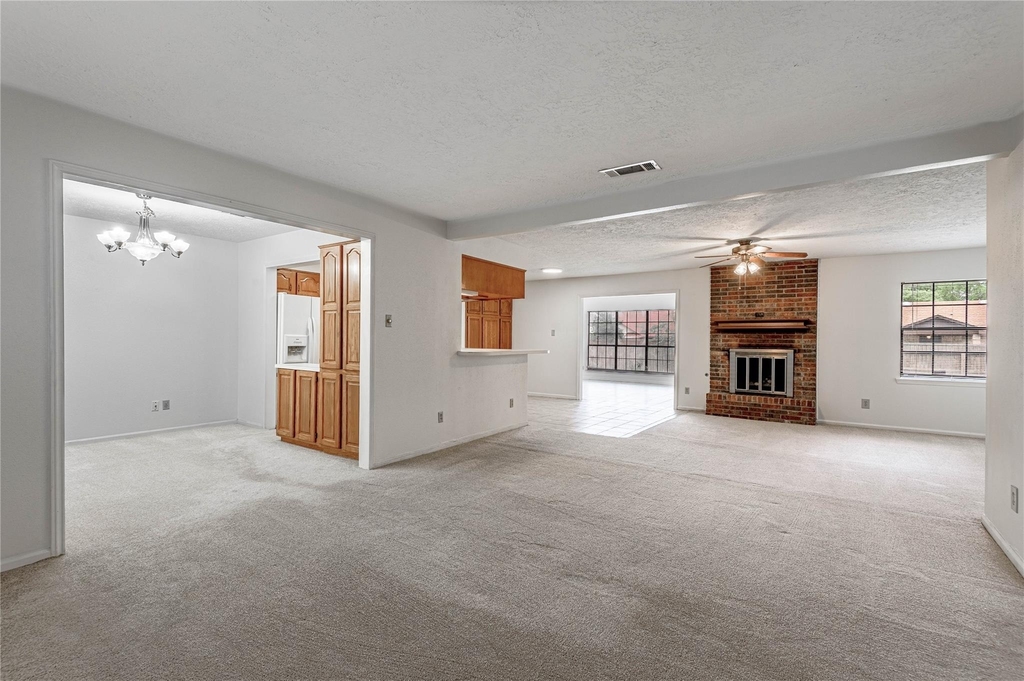121 Elmwood Street - Photo 2