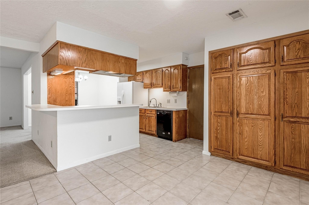 121 Elmwood Street - Photo 10