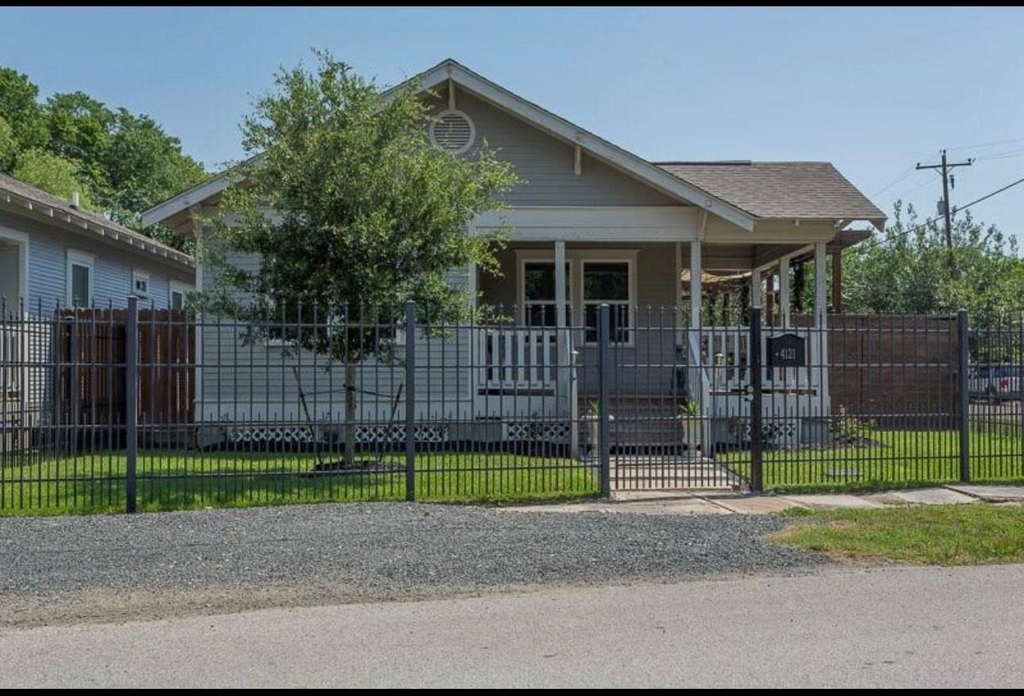 4121 Rusk Street - Photo 2