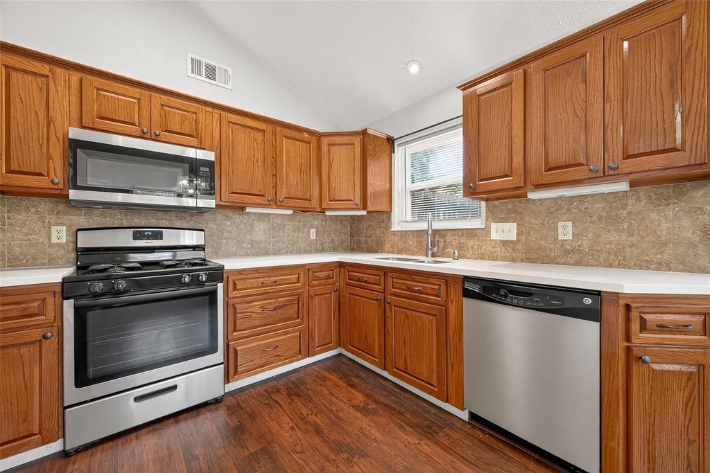 10038 Green Valley Lane - Photo 16