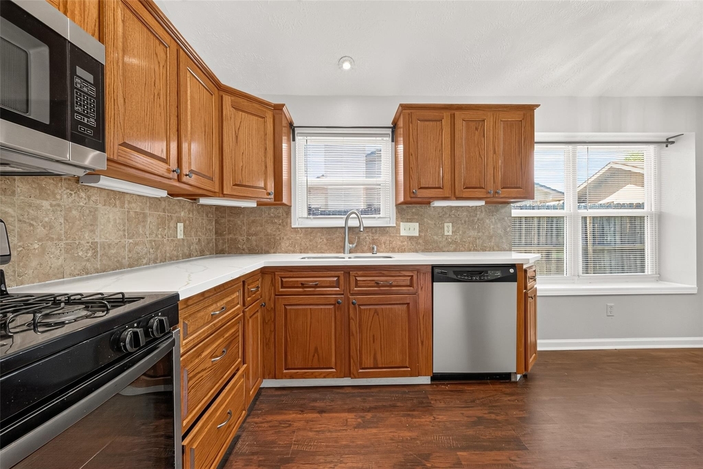 10038 Green Valley Lane - Photo 14