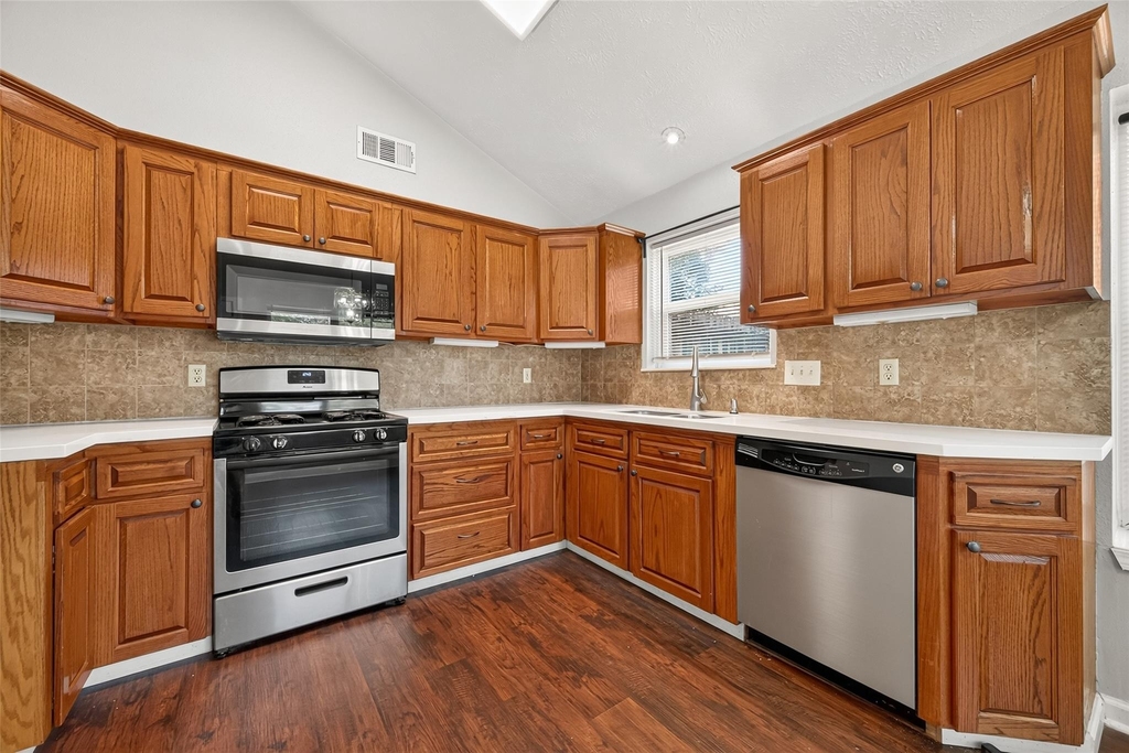 10038 Green Valley Lane - Photo 11
