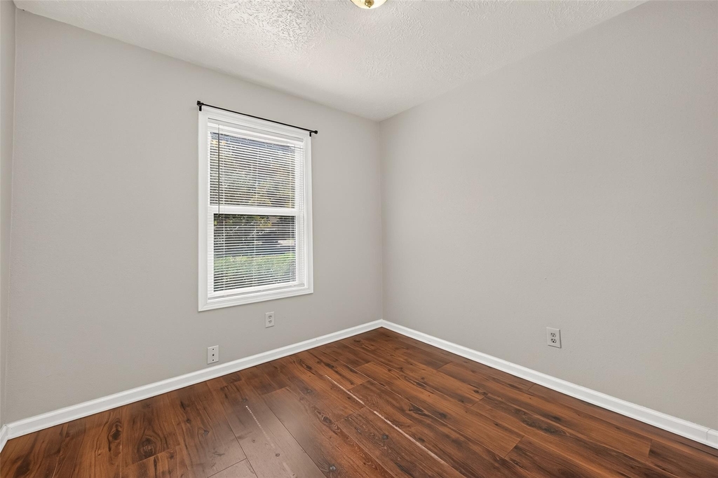10038 Green Valley Lane - Photo 27