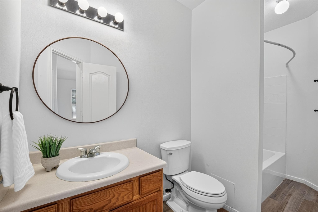10627 Saratoga Square - Photo 24
