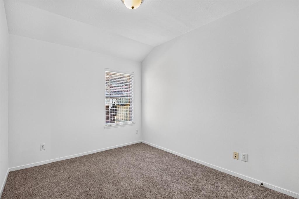 10627 Saratoga Square - Photo 26