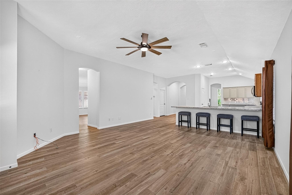 10627 Saratoga Square - Photo 20
