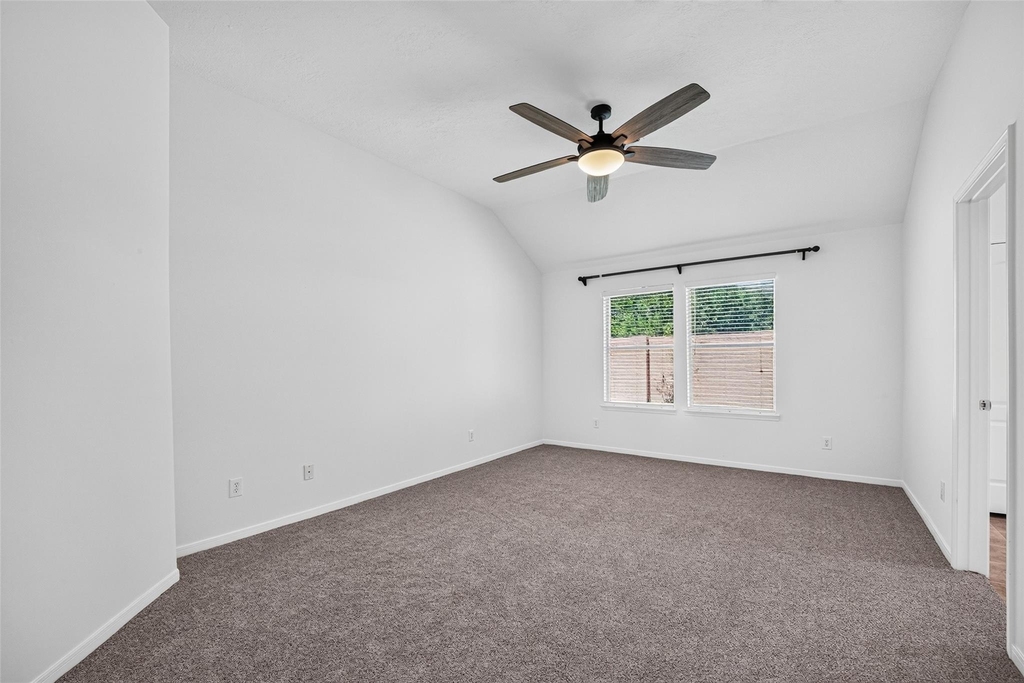 10627 Saratoga Square - Photo 30
