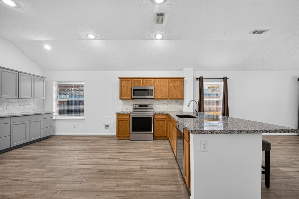 10627 Saratoga Square - Photo 14