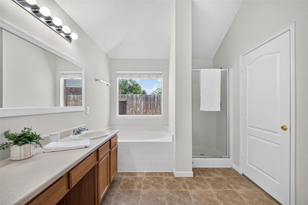 10627 Saratoga Square - Photo 35