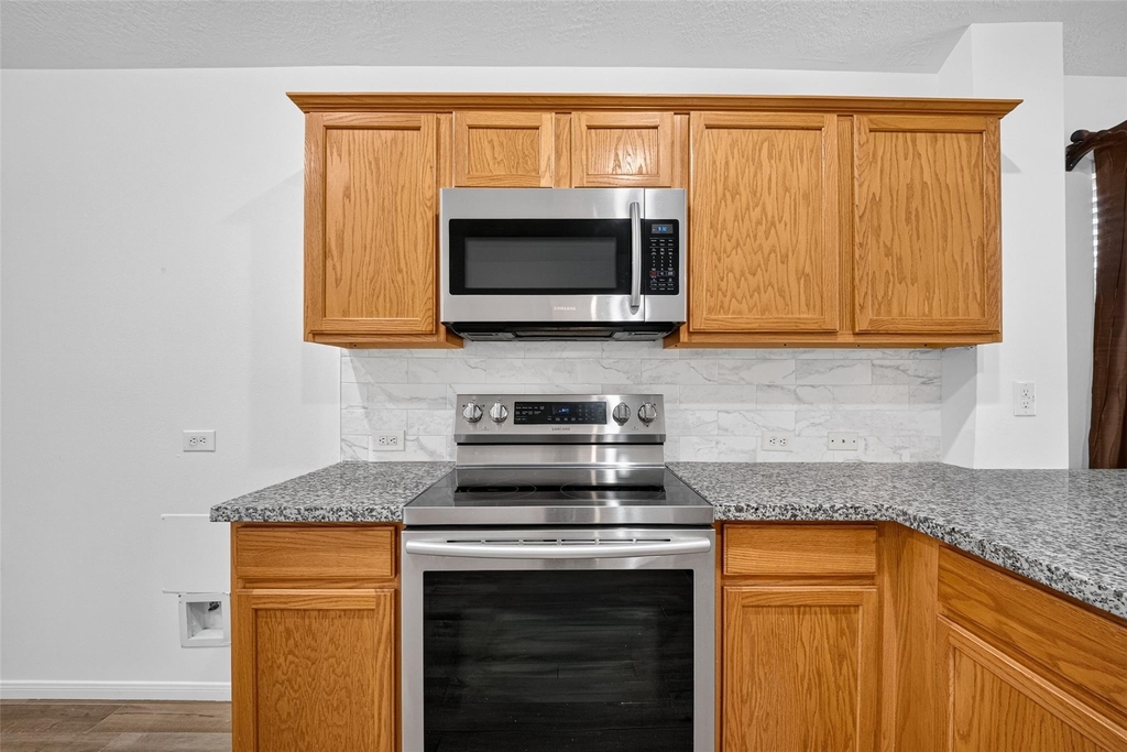 10627 Saratoga Square - Photo 11