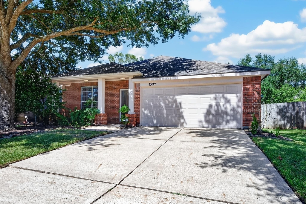 10627 Saratoga Square - Photo 2