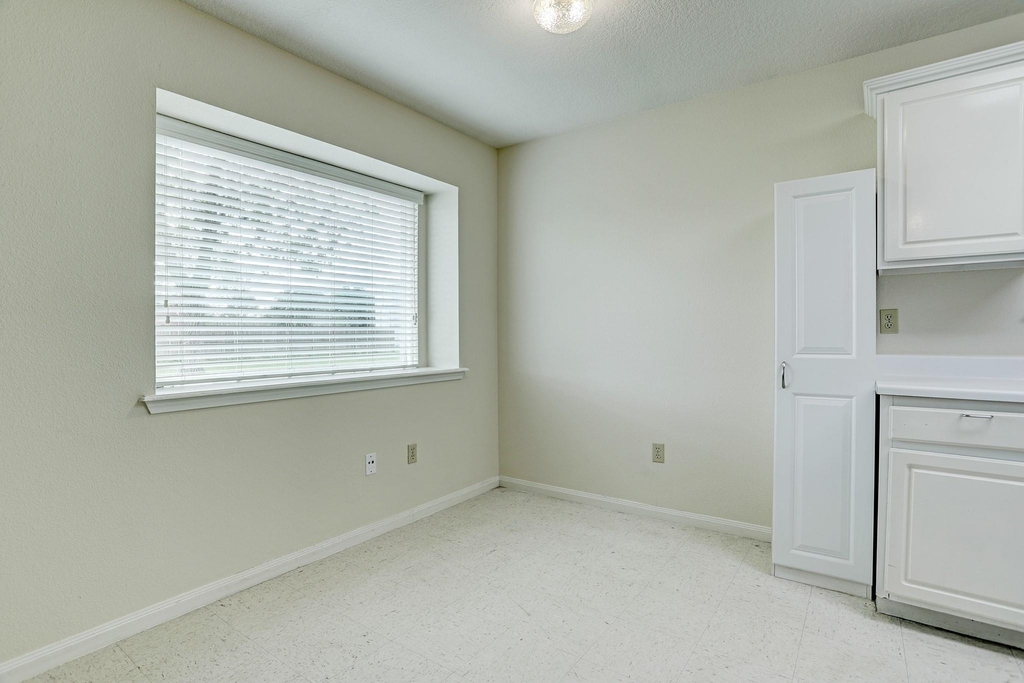 16711 N Wayne Lane - Photo 2