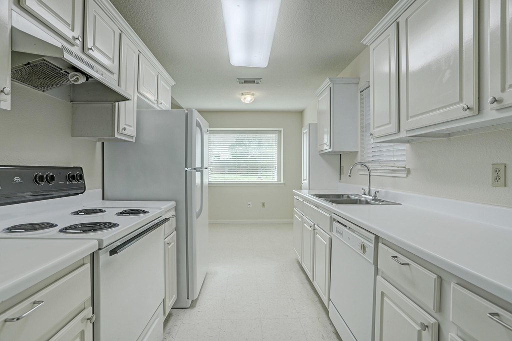 16711 N Wayne Lane - Photo 3