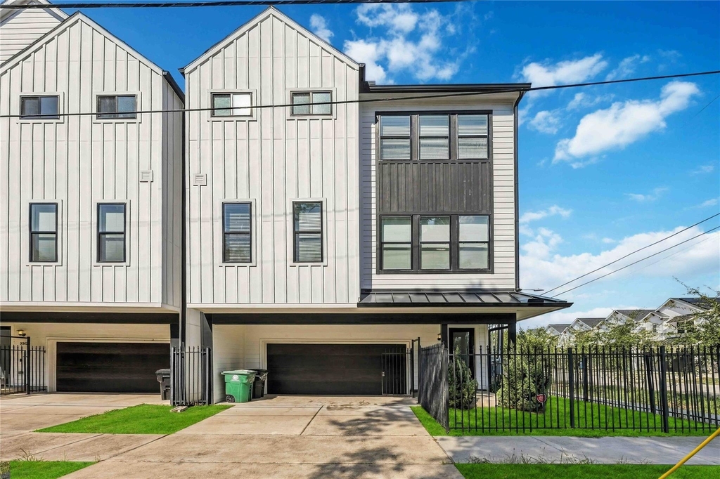 3369 Daphne Street - Photo 1