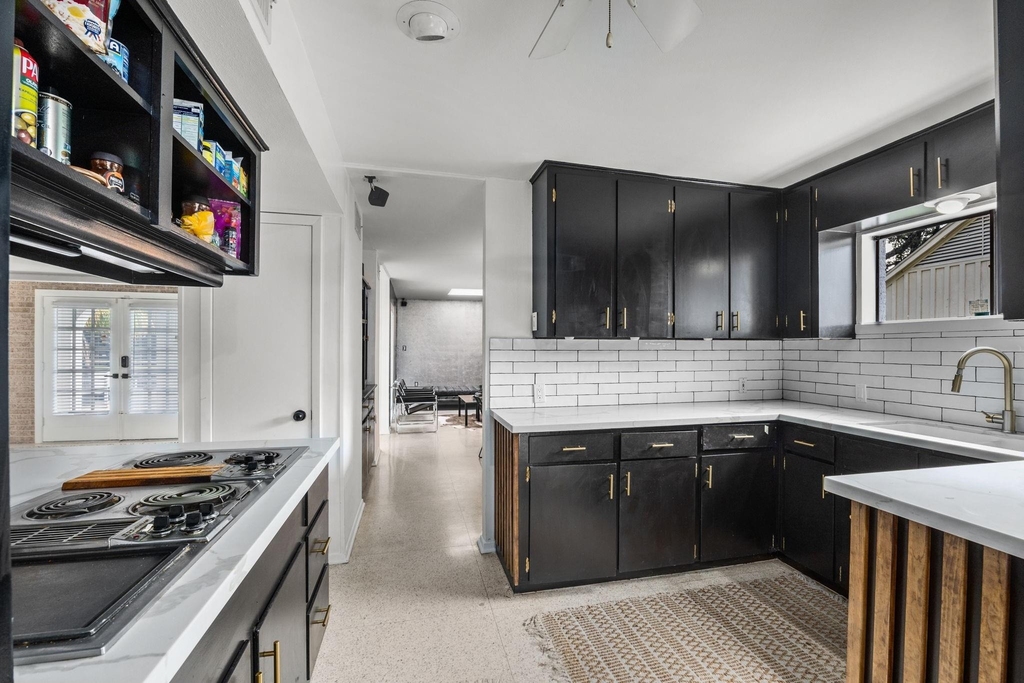 7902 Richmond Avenue - Photo 5
