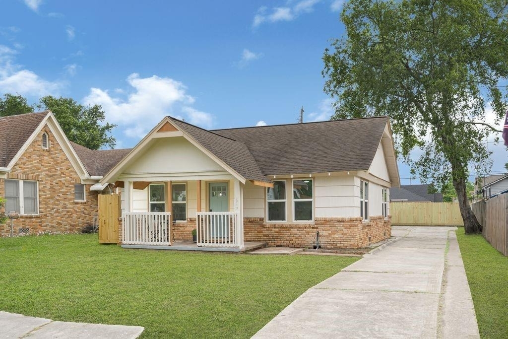 1519 Munger Street - Photo 1